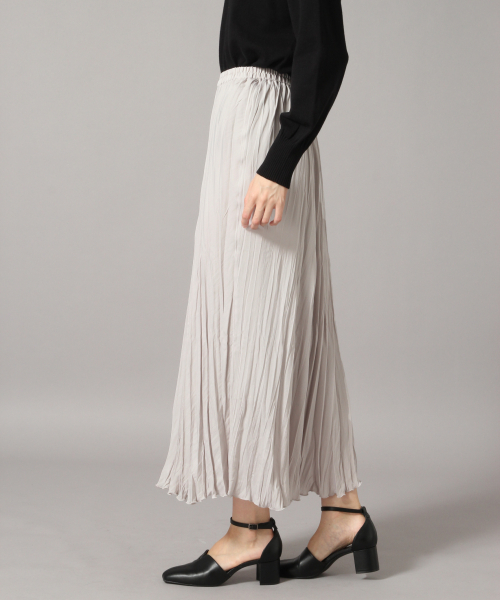 LOWRYS FARM（ローリーズファーム）の「サテンワッシャープリーツスカート　855005（スカート・レディース・ブラック/グレー/イエロー/ブルー・FREE）」の6枚目の写真