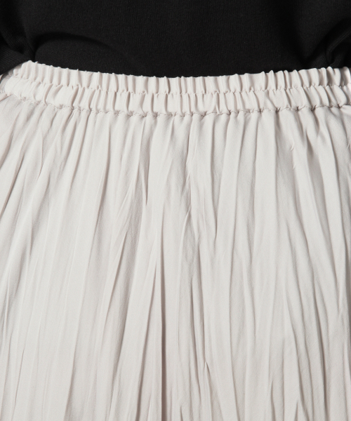 LOWRYS FARM（ローリーズファーム）の「サテンワッシャープリーツスカート　855005（スカート・レディース・ブラック/グレー/イエロー/ブルー・FREE）」の9枚目の写真
