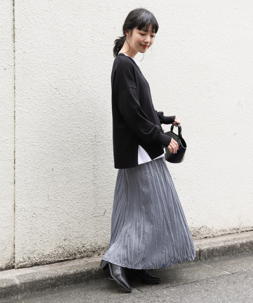LOWRYS FARM（ローリーズファーム）の「サテンワッシャープリーツスカート　855005（スカート・レディース・ブラック/グレー/イエロー/ブルー・FREE）」の14枚目の写真
