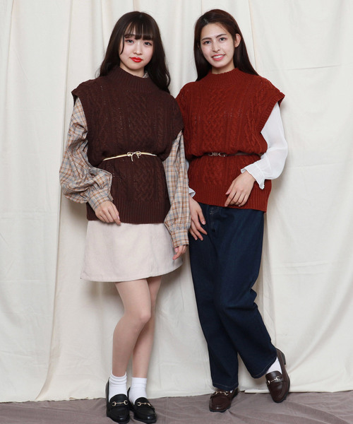 PairPair(ペアペア)の「ケーブルハイネックニットベスト(ベスト・レディース・ダークブラウン/レンガ/アイボリー/モカ・FREE)」の6枚目の写真