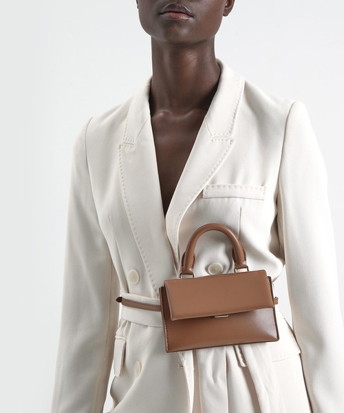 CHARLES & KEITH（チャールズ & キース）の「レクタングラー ベルトバッグ / Rectangular Belt Bag（ショルダーバッグ・レディース・ブラウン/マルチ/アイボリー・S）」の4枚目の写真