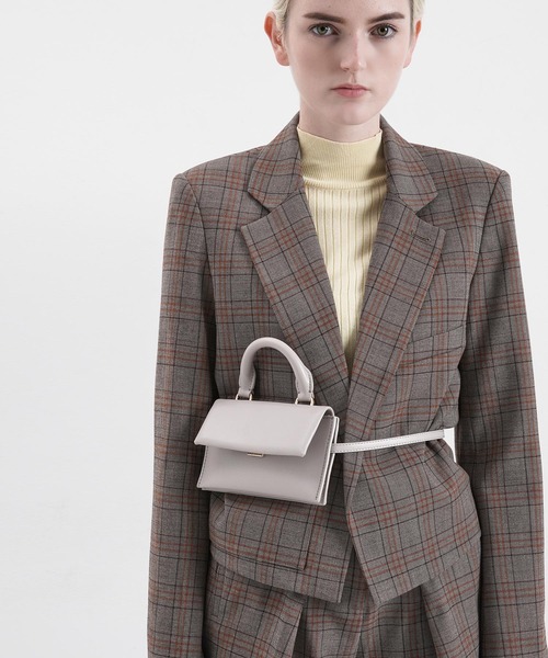 CHARLES & KEITH（チャールズ & キース）の「レクタングラー ベルトバッグ / Rectangular Belt Bag（ショルダーバッグ・レディース・ブラウン/マルチ/アイボリー・S）」の13枚目の写真