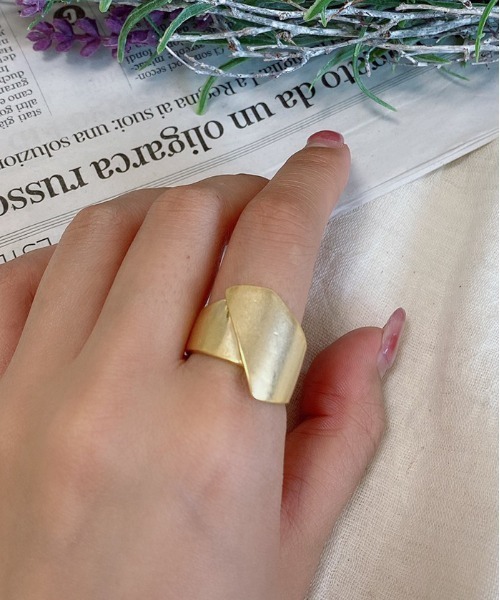 apres jour mignon（アプレジュールミニョン）の「【apresjour mignon×ARIAZ】アソート変形リング（リング・レディース・シルバー系その他2/ゴールド系その他2/シルバー系その他/ゴールド系その他/シルバー/シルバー系その他3/ゴールド/ゴールド系その他3/シルバー系その他4/ゴールド系その他4/シルバー系その他5/その他/ゴールド系その他6/シルバー系その他7/ゴールド系その他7/シルバー系その他6/ゴールド系その他5/その他5/その他4/その他3/その他2/その他9/その他10/その他11/その他12/その他13/その他6/その他7/その他8・ONESIZE）」の12枚目の写真