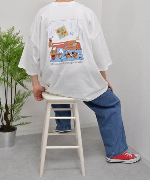 kutir（クティール）の「ポケット付きバックプリントトラ刺繍Tシャツ（Tシャツ/カットソー・メンズ・ホワイト/チャコールグレー/ライトブルー・SMALL/MEDIUM/LARGE）」の4枚目の写真