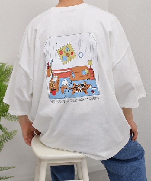 kutir（クティール）の「ポケット付きバックプリントトラ刺繍Tシャツ（Tシャツ/カットソー・メンズ・ホワイト/チャコールグレー/ライトブルー・SMALL/MEDIUM/LARGE）」の6枚目の写真