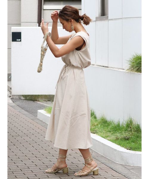 セール】バックデザインノースリワンピース（ワンピース