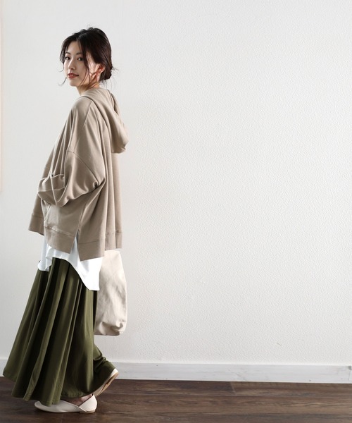 classicalelf（クラシカルエルフ）の「【セットアップ】無地プルオーバー半袖パーカーor長袖パーカー+キャミソール 2点セットアップ（パーカー・レディース・グリーン系その他2/ブラック系その他2/ブラウン系その他2/ブラック系その他/ブラウン系その他/ベージュ系その他/ベージュ系その他2/グリーン系その他/ホワイト系その他2・LARGE/MEDIUM/X-LARGE）」の17枚目の写真