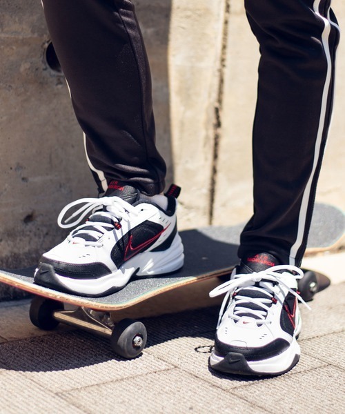 NIKE（ナイキ）の「WEGO VINTAGE/NIKE AIR MONARCH IV（スニーカー・メンズ・ホワイト/ブラック・MEDIUM）」の7枚目の写真