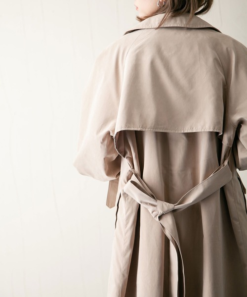 Chillfar(チルファー)の「キャンディスリーブビッグトレンチコート(トレンチコート・レディース・ベージュ/ピンク/ブルー/サンドベージュ/グレイッシュベージュ・MEDIUM/LARGE)」の8枚目の写真