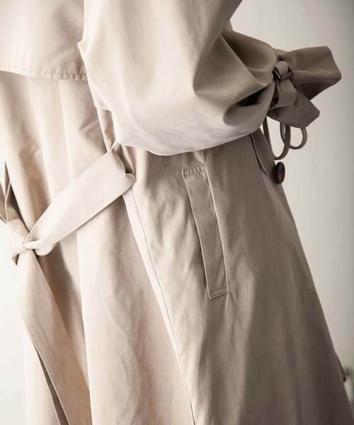 Chillfar(チルファー)の「キャンディスリーブビッグトレンチコート(トレンチコート・レディース・ベージュ/ピンク/ブルー/サンドベージュ/グレイッシュベージュ・MEDIUM/LARGE)」の9枚目の写真