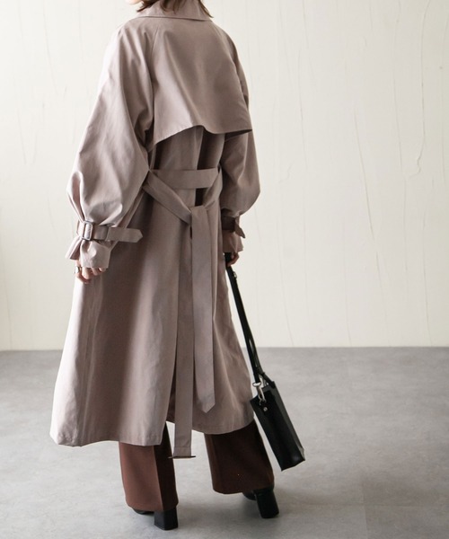 Chillfar(チルファー)の「キャンディスリーブビッグトレンチコート(トレンチコート・レディース・ベージュ/ピンク/ブルー/サンドベージュ/グレイッシュベージュ・MEDIUM/LARGE)」の13枚目の写真