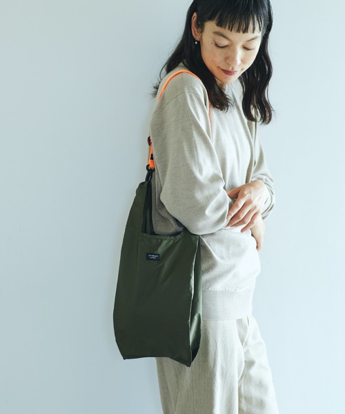 STANDARD SUPPLY（スタンダードサプライ）の「スタンダードサプライ / REGII レジー / KIOSK キオスク（ショルダーバッグ・レディース・サックスブルー/ピンク/ネイビー/ライトグレー/チョコ/イエロー/カーキ/ダークグレー/ブラック×ホワイト/ホワイト/ブラック×ブラック/グレイッシュベージュ/ブルー/ライトベージュ/オレンジ・FREE）」の20枚目の写真