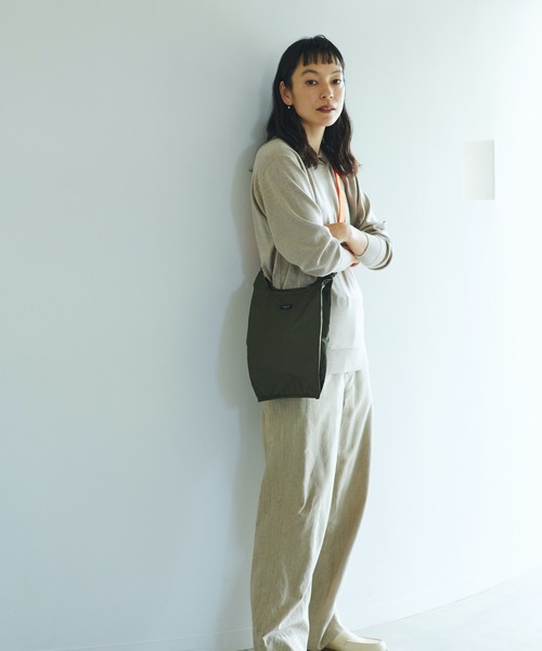 STANDARD SUPPLY（スタンダードサプライ）の「スタンダードサプライ / REGII レジー / KIOSK キオスク（ショルダーバッグ・レディース・サックスブルー/ピンク/ネイビー/ライトグレー/チョコ/イエロー/カーキ/ダークグレー/ブラック×ホワイト/ホワイト/ブラック×ブラック/グレイッシュベージュ/ブルー/ライトベージュ/オレンジ・FREE）」の18枚目の写真