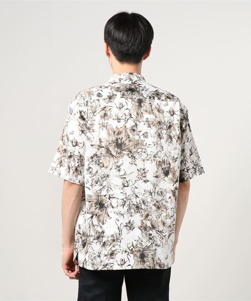 TORNADO MART(トルネードマート)の「TORNADO MART∴フラワープリントオープンカラーシャツ(シャツ/ブラウス・メンズ・ベージュ/ブルー・MEDIUM/LARGE)」の4枚目の写真