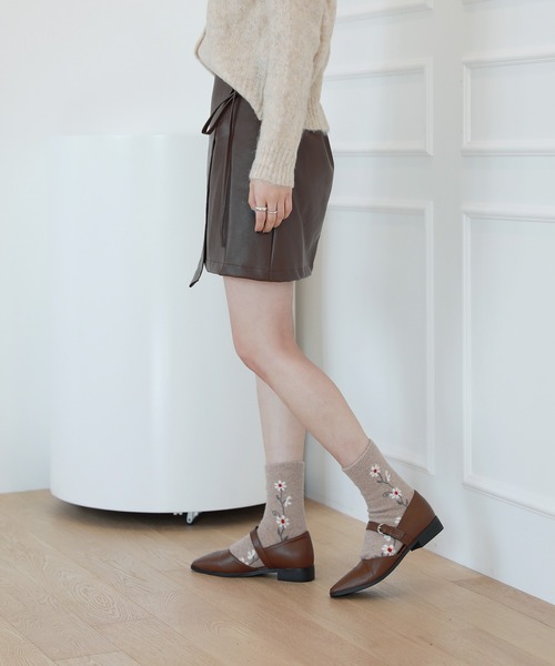 by muni:r（バイ ムニール）の「デイリーに履きやすいシンプルなメリージェーンフラットシューズ（ローファー・レディース・ブラック/ブラウン・23.0cm/24.0cm/25.0cm）」の4枚目の写真