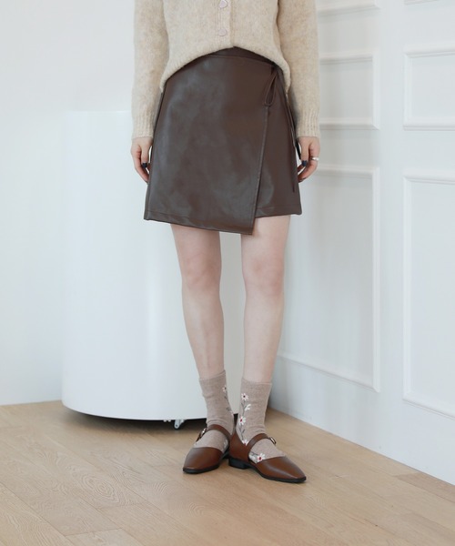 by muni:r（バイ ムニール）の「デイリーに履きやすいシンプルなメリージェーンフラットシューズ（ローファー・レディース・ブラック/ブラウン・23.0cm/24.0cm/25.0cm）」の9枚目の写真