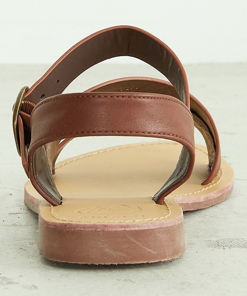 ONIGIRI(オニギリ)の「【一部店舗限定】 フラットサンダル(サンダル・レディース・ブラウン/アイボリー・23.5cm/24.5cm)」の8枚目の写真