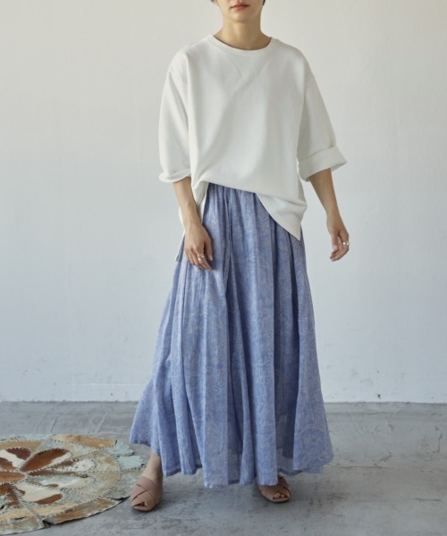 Auntie Rosa Holiday（アンティローザホリデー）の「フラワープリントパネルスカート（スカート・レディース・ブラック/パープル/オフホワイト・MEDIUM/LARGE）」の3枚目の写真