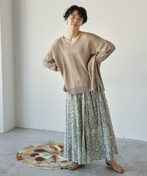 Auntie Rosa Holiday（アンティローザホリデー）の「フラワープリントパネルスカート（スカート・レディース・ブラック/パープル/オフホワイト・MEDIUM/LARGE）」の2枚目の写真