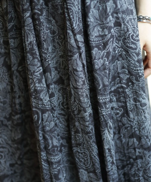 Auntie Rosa Holiday（アンティローザホリデー）の「フラワープリントパネルスカート（スカート・レディース・ブラック/パープル/オフホワイト・MEDIUM/LARGE）」の9枚目の写真