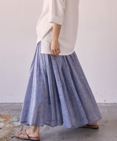 Auntie Rosa Holiday（アンティローザホリデー）の「フラワープリントパネルスカート（スカート・レディース・ブラック/パープル/オフホワイト・MEDIUM/LARGE）」の17枚目の写真