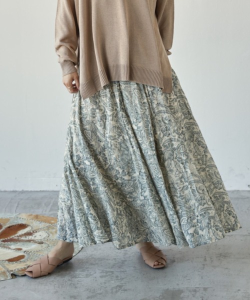 Auntie Rosa Holiday（アンティローザホリデー）の「フラワープリントパネルスカート（スカート・レディース・ブラック/パープル/オフホワイト・MEDIUM/LARGE）」の5枚目の写真