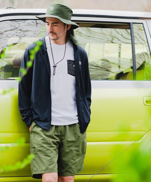 OUTDOOR PRODUCTS APPAREL（アウトドアプロダクツアパレル）の「防蚊加工　ＵＶカットパーカー　UPF50＋　冷感機能/UVカット機能/耐塩素機能　ラッシュガードとしても使用可　ワンポイントブランドロゴ（パーカー・メンズ・カーキ/グレー/ブラック/ネイビー・MEDIUM/LARGE/X-LARGE）」の5枚目の写真