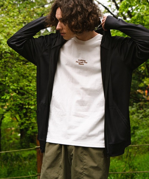 OUTDOOR PRODUCTS APPAREL（アウトドアプロダクツアパレル）の「防蚊加工　ＵＶカットパーカー　UPF50＋　冷感機能/UVカット機能/耐塩素機能　ラッシュガードとしても使用可　ワンポイントブランドロゴ（パーカー・メンズ・カーキ/グレー/ブラック/ネイビー・MEDIUM/LARGE/X-LARGE）」の8枚目の写真