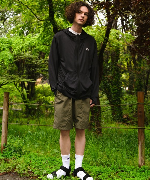 OUTDOOR PRODUCTS APPAREL（アウトドアプロダクツアパレル）の「防蚊加工　ＵＶカットパーカー　UPF50＋　冷感機能/UVカット機能/耐塩素機能　ラッシュガードとしても使用可　ワンポイントブランドロゴ（パーカー・メンズ・カーキ/グレー/ブラック/ネイビー・MEDIUM/LARGE/X-LARGE）」の13枚目の写真