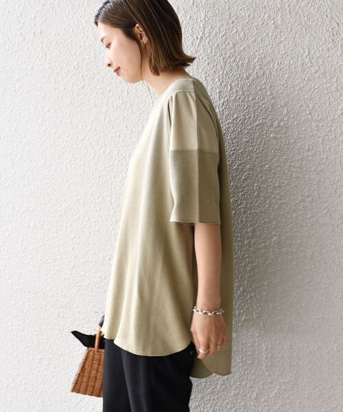 SHIPS(シップス)の「【WEB限定】〈手洗い可能〉ドッキングデザイントップス◇(Tシャツ/カットソー・レディース・ベージュ/ナチュラル/オリーブ/イエロー/ピンク・ONE SIZE)」の12枚目の写真