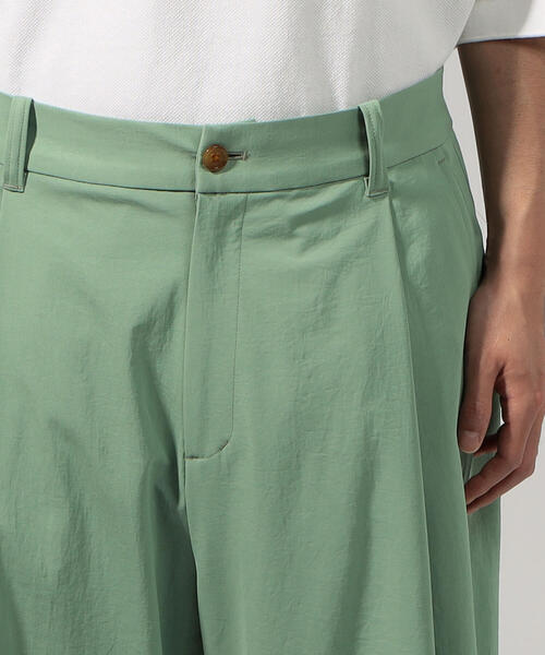 TOMORROWLAND （トゥモローランド）の「コットンポリエステル スーパーワイドパンツ（その他パンツ・メンズ・ライトグリーン/ホワイト/ブラウン/ネイビー・S/XS/M）」の16枚目の写真