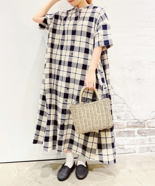 Samansa Mos2（サマンサ モスモス）の「柄アソートシャツワンピース（ワンピース・レディース・キナリ/グリーン/モカ/ネイビー・ﾌﾘ-）」の4枚目の写真