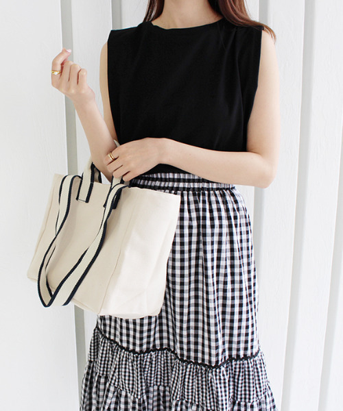 MODE ROBE（モードローブ）の「タックショルダータンクトップ（タンクトップ・レディース・ホワイト/ブラック/ベージュ/ピンク・FREE）」の3枚目の写真