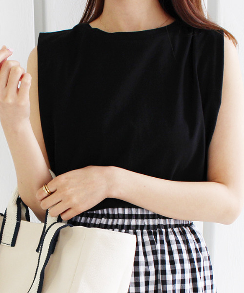 MODE ROBE（モードローブ）の「タックショルダータンクトップ（タンクトップ・レディース・ホワイト/ブラック/ベージュ/ピンク・FREE）」の8枚目の写真