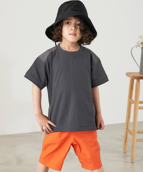 &yam(アンドヤム)の「USAコットン 異素材ミリタリーサイドスリット半袖Tシャツ(Tシャツ/カットソー・キッズ・ブルー/ブラック/ベージュ/グリーン・130-140cm/140-150cm/110-120cm/120-130cm/150-160cm)」の6枚目の写真