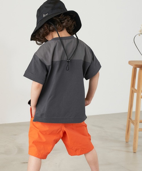 &yam(アンドヤム)の「USAコットン 異素材ミリタリーサイドスリット半袖Tシャツ(Tシャツ/カットソー・キッズ・ブルー/ブラック/ベージュ/グリーン・130-140cm/140-150cm/110-120cm/120-130cm/150-160cm)」の8枚目の写真