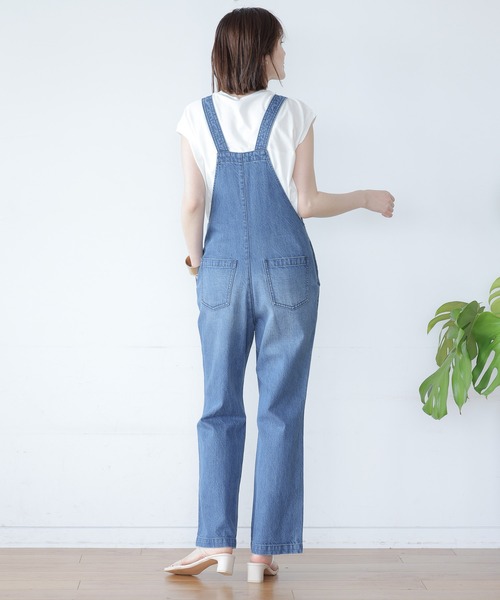 A part by(アパートバイ)の「デニムフレアオーバーオール 952618(サロペット/オーバーオール・レディース・ブラック/ブルー・FREE)」の3枚目の写真