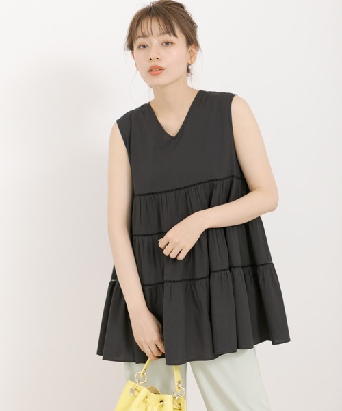 URBAN RESEARCH Sonny Label（アーバンリサーチサニーレーベル）の「Vネックティアードブラウス（シャツ/ブラウス・レディース・ブルー/ホワイト/ブラック・FREE）」の3枚目の写真