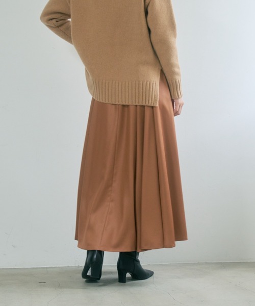 ANAYI（アナイ）の「レザーライクサテンフレア スカート（スカート・レディース・ベージュ/キャメル/トップグレー・36/38/34）」の19枚目の写真