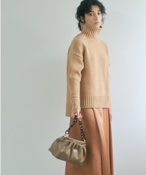 ANAYI（アナイ）の「レザーライクサテンフレア スカート（スカート・レディース・ベージュ/キャメル/トップグレー・36/38/34）」の18枚目の写真