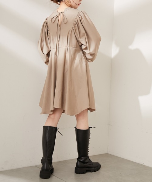 Chico（チコ）の「ボリューム袖イレヘムチュニック（チュニック・レディース・グレー/ブラウン/ベージュ・FREE）」の3枚目の写真