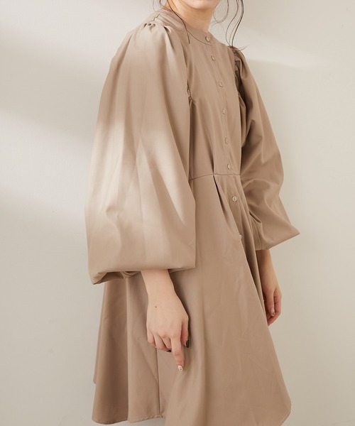 Chico（チコ）の「ボリューム袖イレヘムチュニック（チュニック・レディース・グレー/ブラウン/ベージュ・FREE）」の5枚目の写真