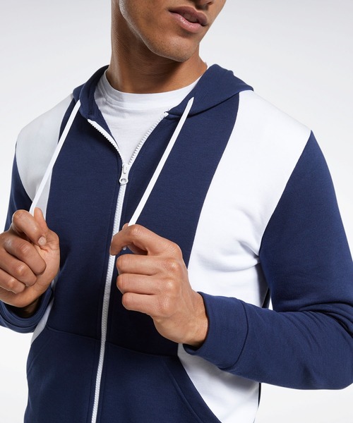 Reebok(リーボック)の「トレーニング エッセンシャルズ リニア ロゴ トラックスーツ / Training Essentials Linear Logo Track Suit(セットアップ・メンズ・ネイビー・SMALL/MEDIUM/LARGE/X-LARGE/XX-LARGE/XXX-LARGE/X-SMALL)」の5枚目の写真