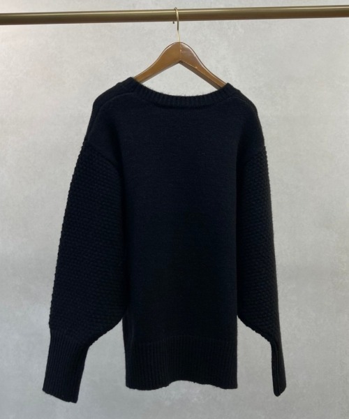 Chez toi(シェトワ)の「フラワー刺繍編地切替プルオーバー(ニット/セーター・レディース・ブラック/アイボリー/マスタード・FREE)」の4枚目の写真