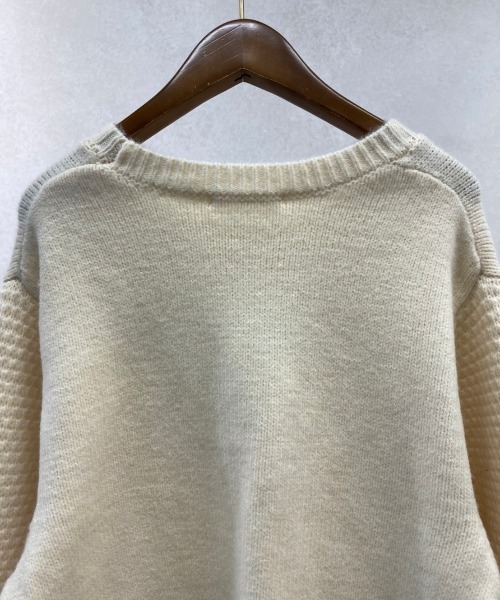 Chez toi(シェトワ)の「フラワー刺繍編地切替プルオーバー(ニット/セーター・レディース・ブラック/アイボリー/マスタード・FREE)」の15枚目の写真