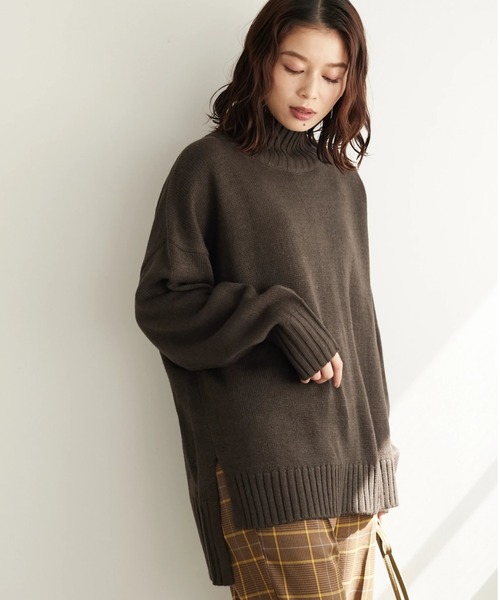 Green Parks(グリーンパークス)の「スリット入り度詰めプルオーバー*(ニット/セーター・レディース・チャコールグレー/ベージュ/アイボリー/ブルー/イエロー/ピンク・FREE)」の2枚目の写真