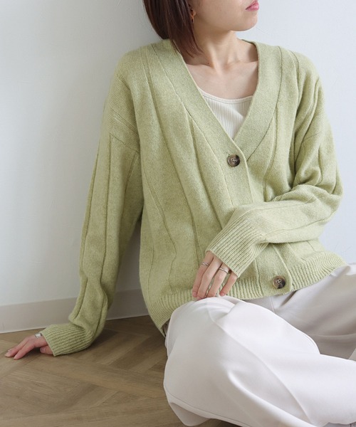 vingtrois（バントロア）の「【vingtrois】タスマニアウール100%ワイドリブVネックカーディガン（カーディガン/ボレロ・レディース・ブルー/モカ/グリーン/アイボリー/ブラック・M）」の4枚目の写真