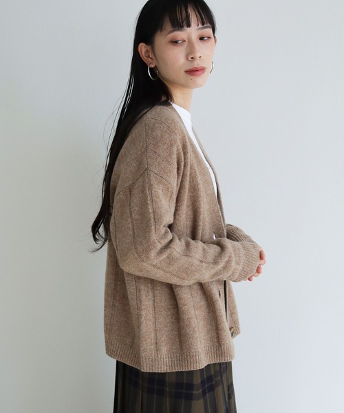 vingtrois（バントロア）の「【vingtrois】タスマニアウール100%ワイドリブVネックカーディガン（カーディガン/ボレロ・レディース・ブルー/モカ/グリーン/アイボリー/ブラック・M）」の12枚目の写真