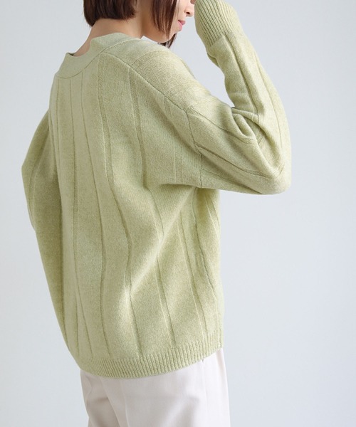 vingtrois（バントロア）の「【vingtrois】タスマニアウール100%ワイドリブVネックカーディガン（カーディガン/ボレロ・レディース・ブルー/モカ/グリーン/アイボリー/ブラック・M）」の8枚目の写真