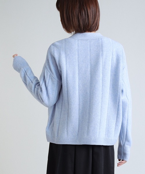 vingtrois（バントロア）の「【vingtrois】タスマニアウール100%ワイドリブVネックカーディガン（カーディガン/ボレロ・レディース・ブルー/モカ/グリーン/アイボリー/ブラック・M）」の14枚目の写真